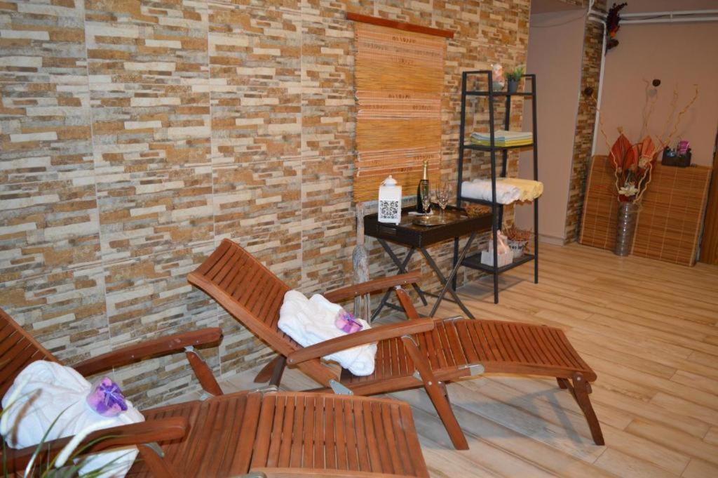 Hotel Maredis Rero Korenov Exterior photo